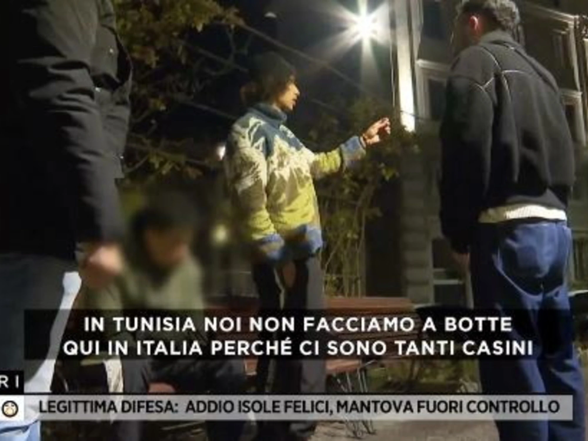 Fuori dal Coro, gli immigrati ci sfidano: "In Tunisia non picchiamo, in Italia sì!"