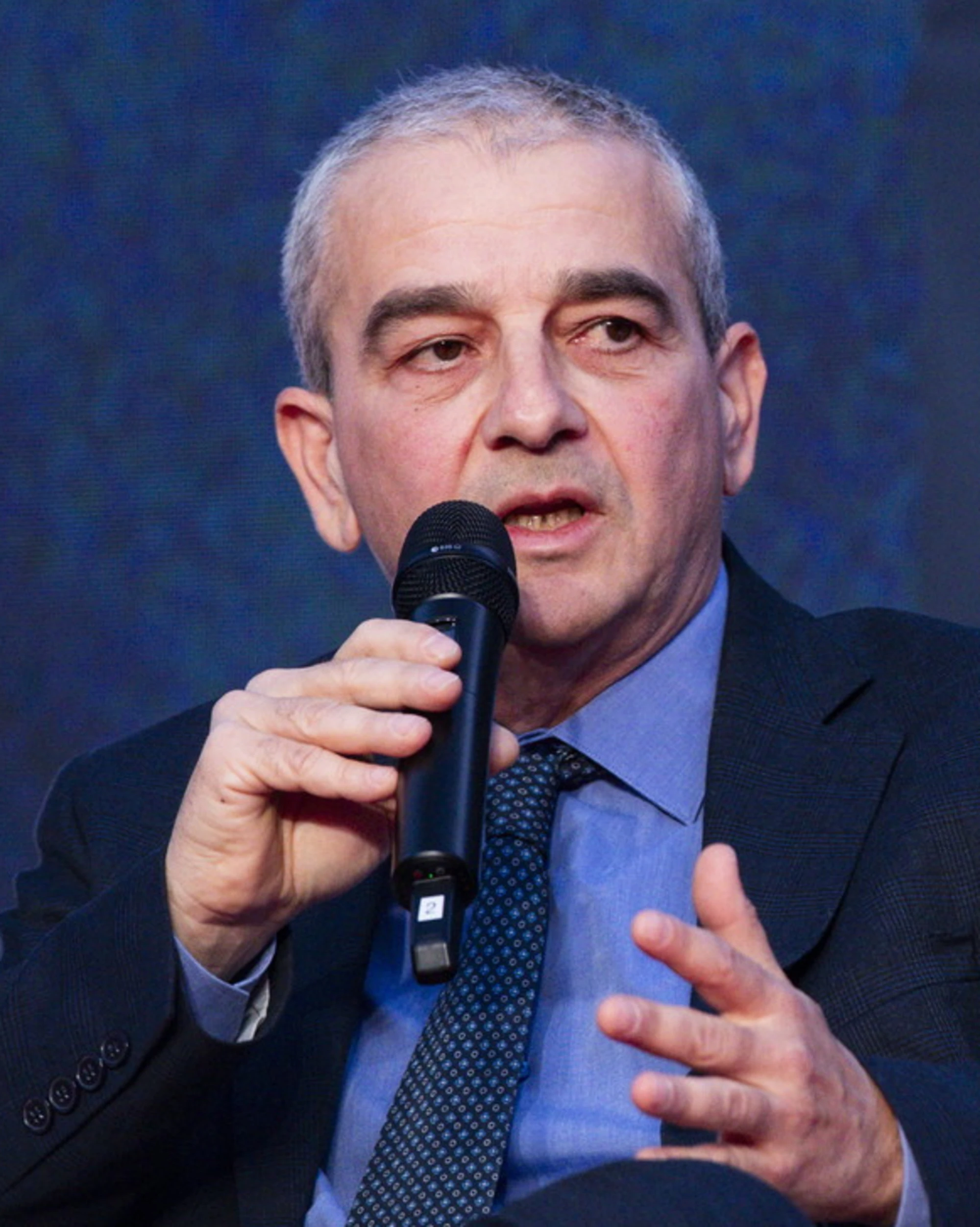 Fazzolari affonda Macron: "I volenterosi? Non capisco bene..."