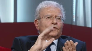 Cicchitto: "Berlusconi e Putin, rapporto omosessuale psicologico" 