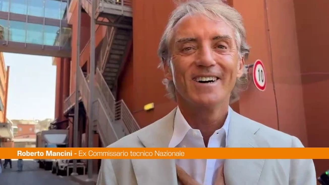 Mancini dribbla le domande sulla Nazionale "Devo già allenare i politici..."