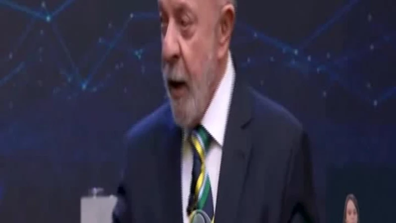 "Non voglio starti vicino", "Non sono violento": lite Lula-Bolsonaro