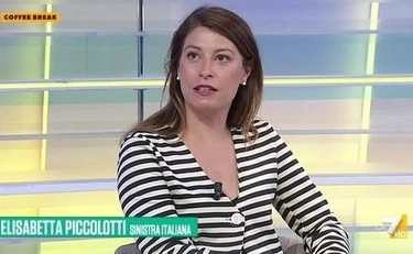 Piccolotti arriva a Bari? E la nave parte per l'Albania: impazzisce