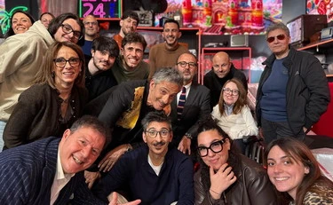 La Pennicanza, stoccata di Fiorello ad Amadeus: "Ritirati!"