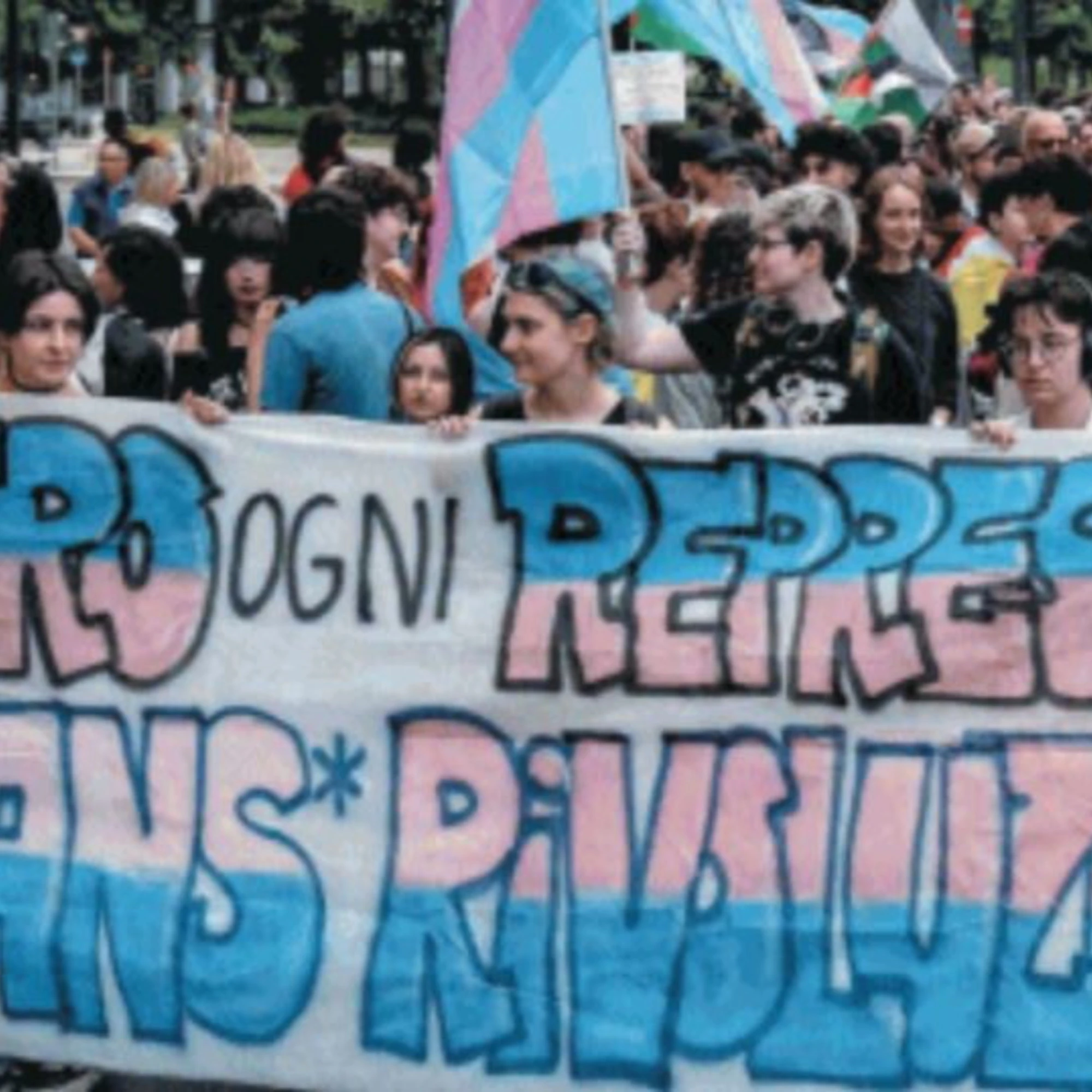 Scoppia la polemica sui corsi per l’allattamento dei trans
