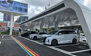 Veicoli elettrici, in Cina più di 19 milioni di colonnine di ricarica