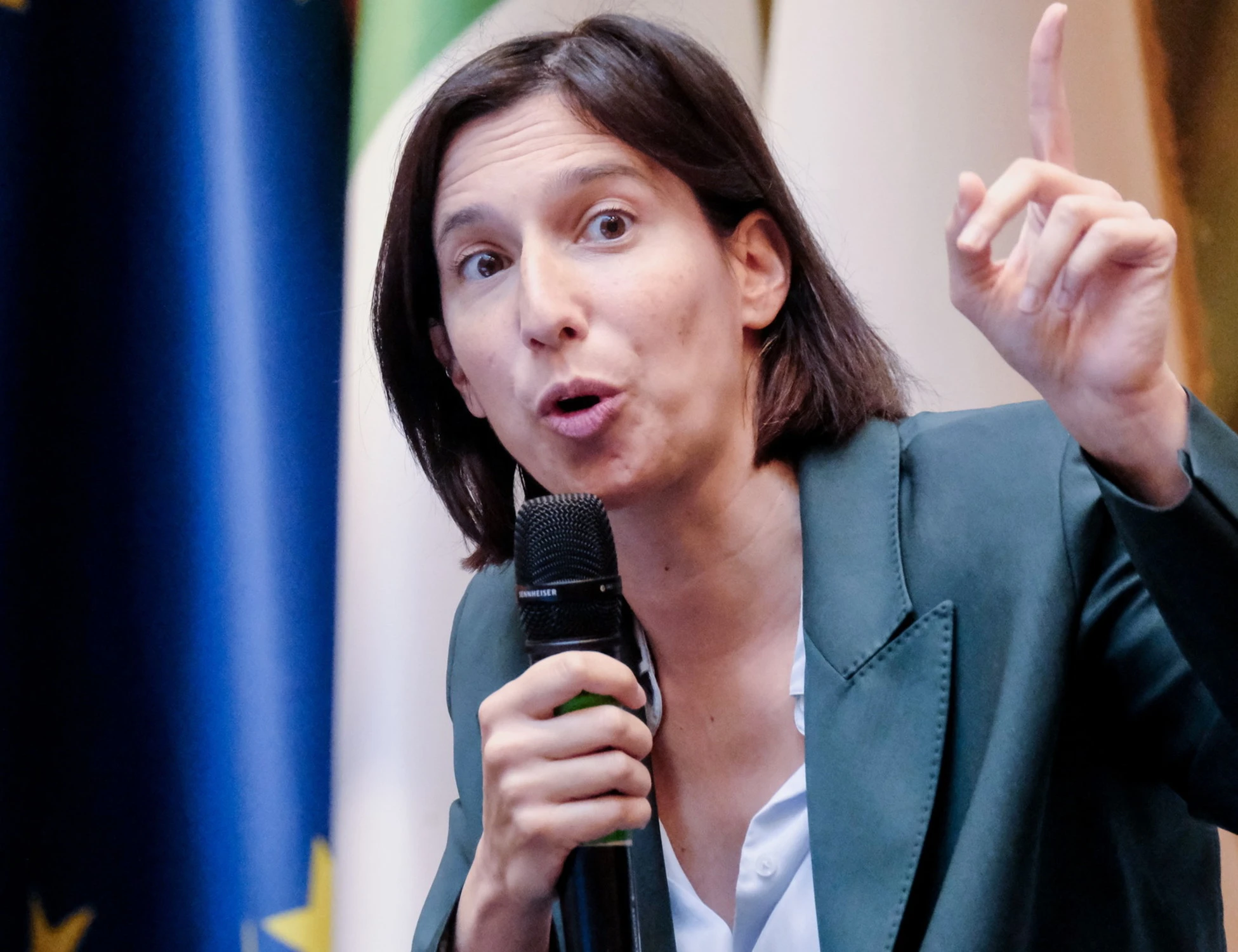 Elly Schlein trascina a fondo il Pd: "Chi voglio tassare"
