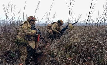 Russia, le vedove nere: perché sposano i soldati sperando che muoiano