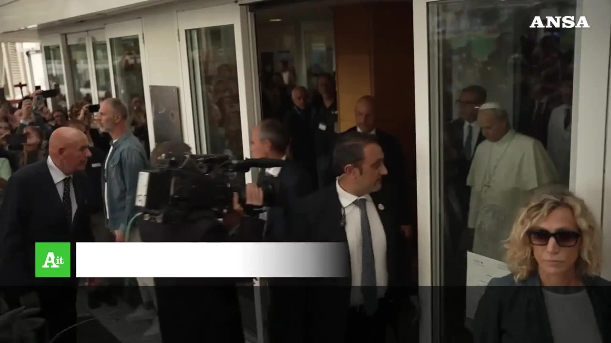 Roma, Papa Leone lascia il Policlinico Gemelli