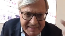 Vittorio Sgarbi: "Di Maio culatello, Scanzi e Travaglio leccacu*** di regime". Si autocensura, ma è tardi: a valanga