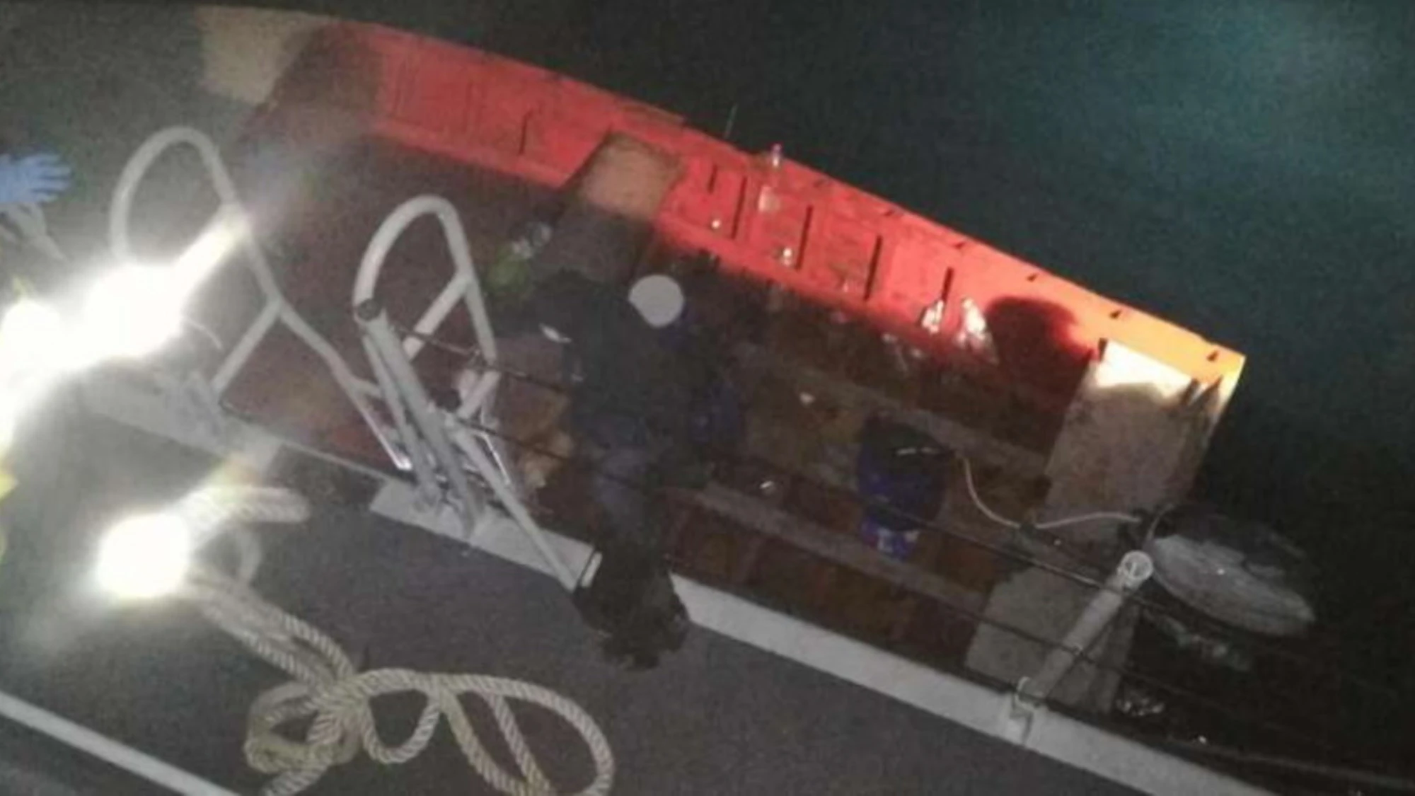 Sardegna, scafista algerino tenta la fuga in mare aperto: chi c'era sul barchino