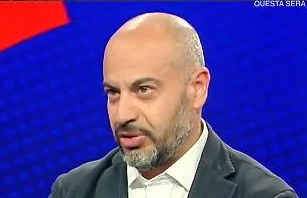 Gianluigi Paragone sparito dai radar M5s dopo la rivolta contro Luigi Di Maio: la mossa di Casaleggio
