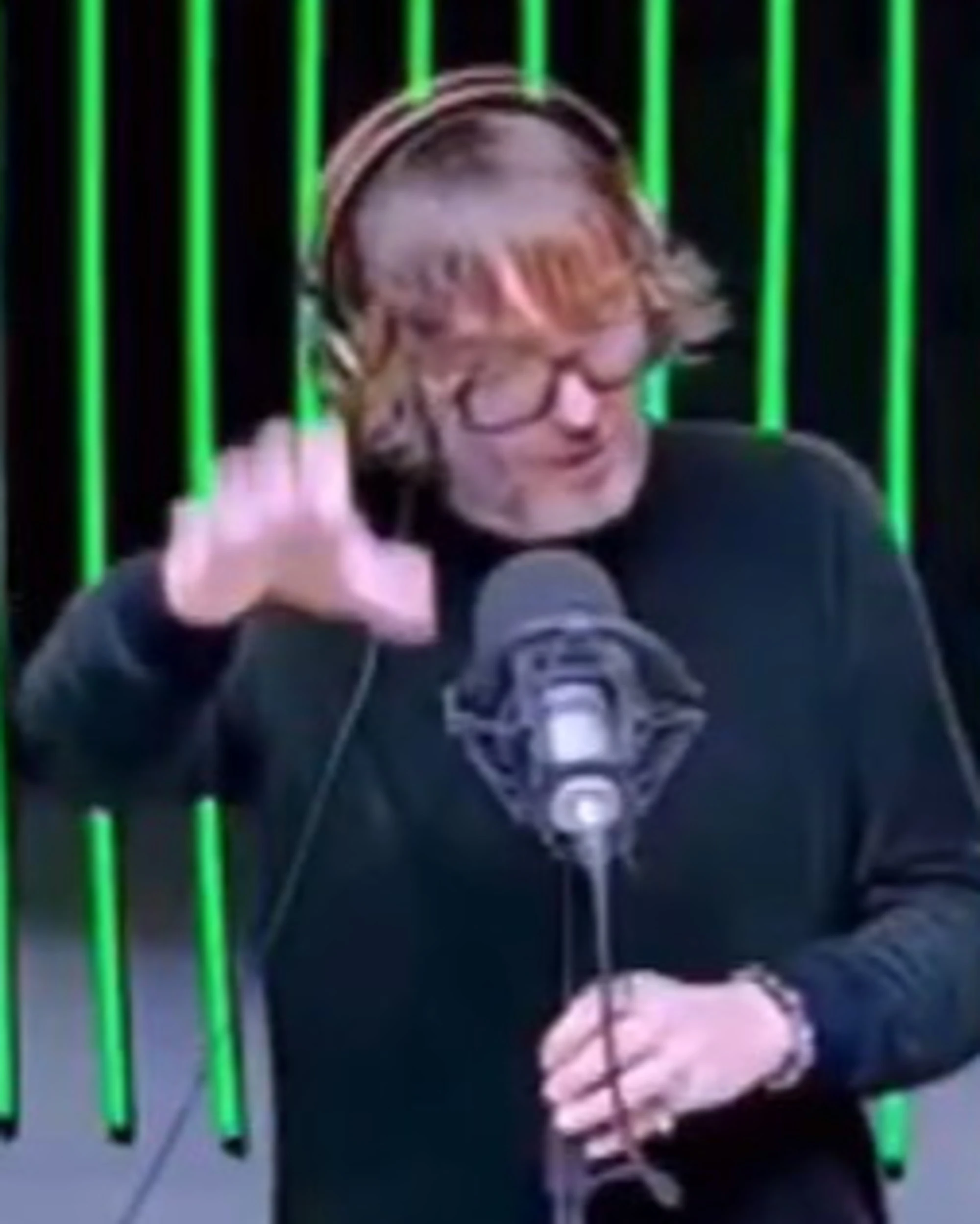 Giuseppe Cruciani stronca in diretta Ilaria Salis: "Dovete nascondervi"