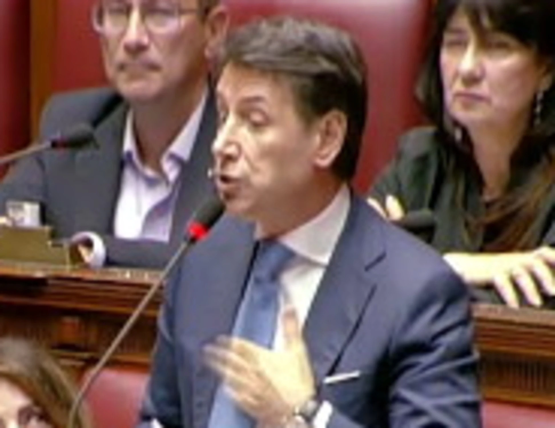 FdI inchioda Giuseppe Conte: "La vostra è retorica pacifinta"