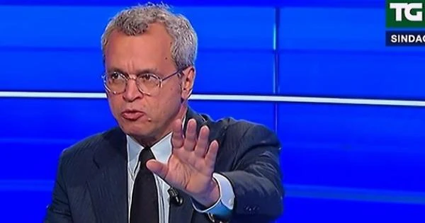 Aquarius, Enrico Mentana smaschera la balla sull'Europa: "Perché Salvini è stato costretto a chiudere i porti"