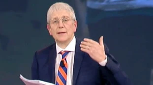 Fuori dal Coro, la denuncia di Mario Giordano: "Scoperto un vaccino che costa poco, perché nessuno lo vuole?"