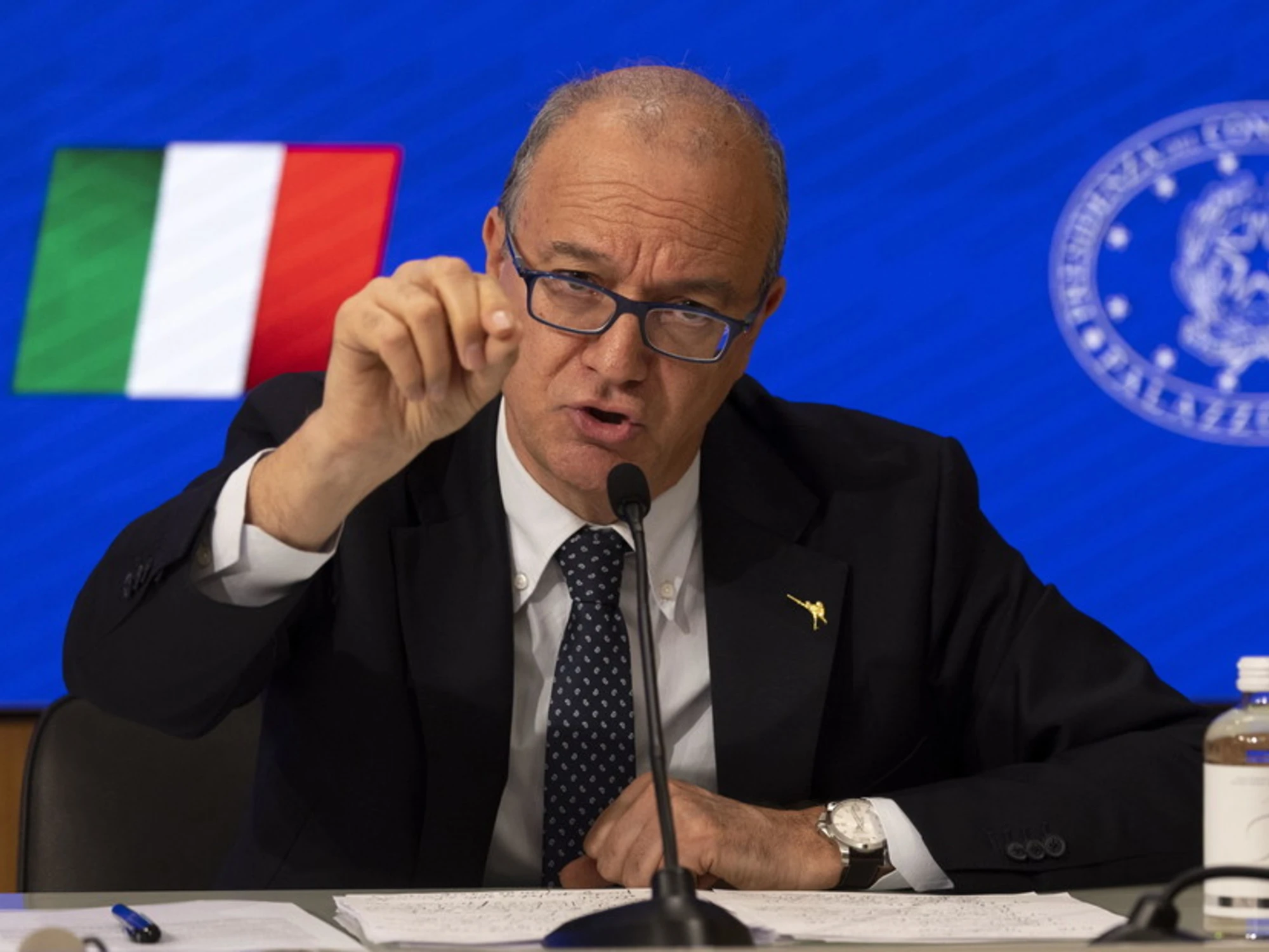 Valditara replica a Beppe Sala: i numeri che sbugiardano il sindaco Pd