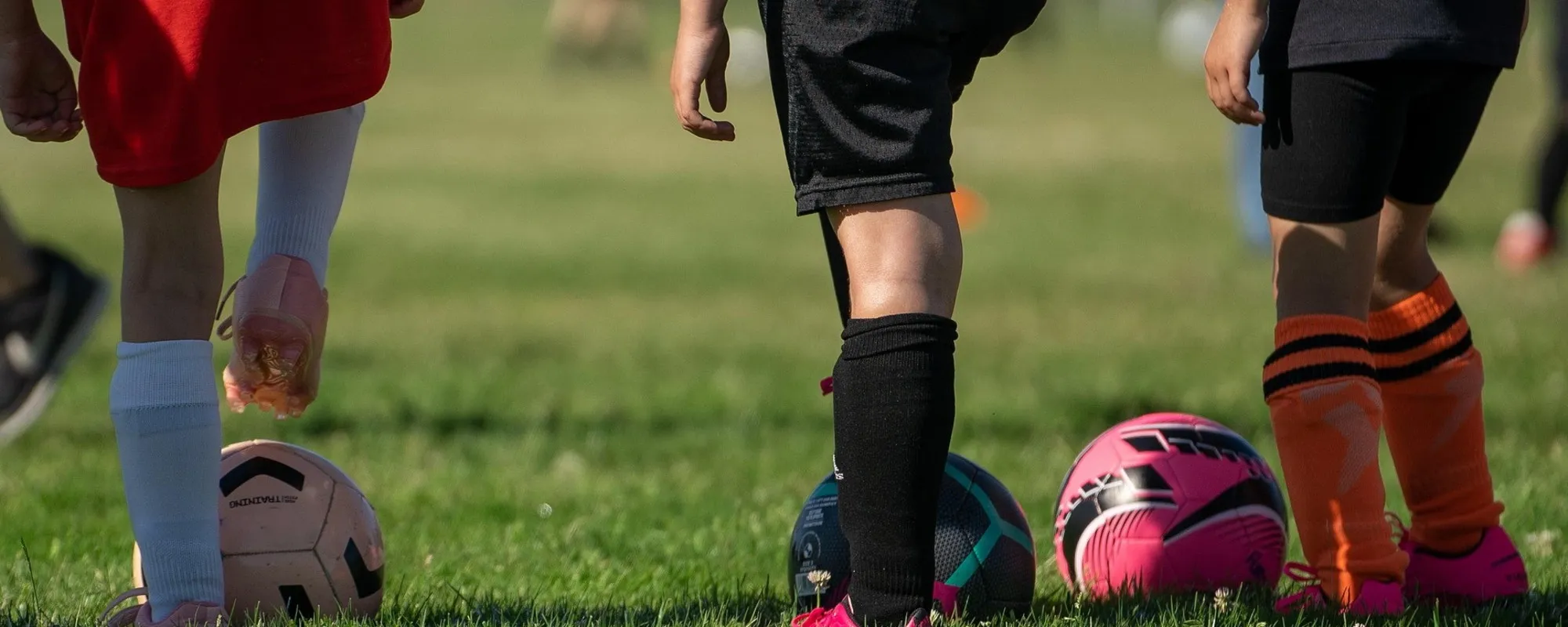 Cosa spunta sulle maglie dei baby calciatori: un caso a Predappio