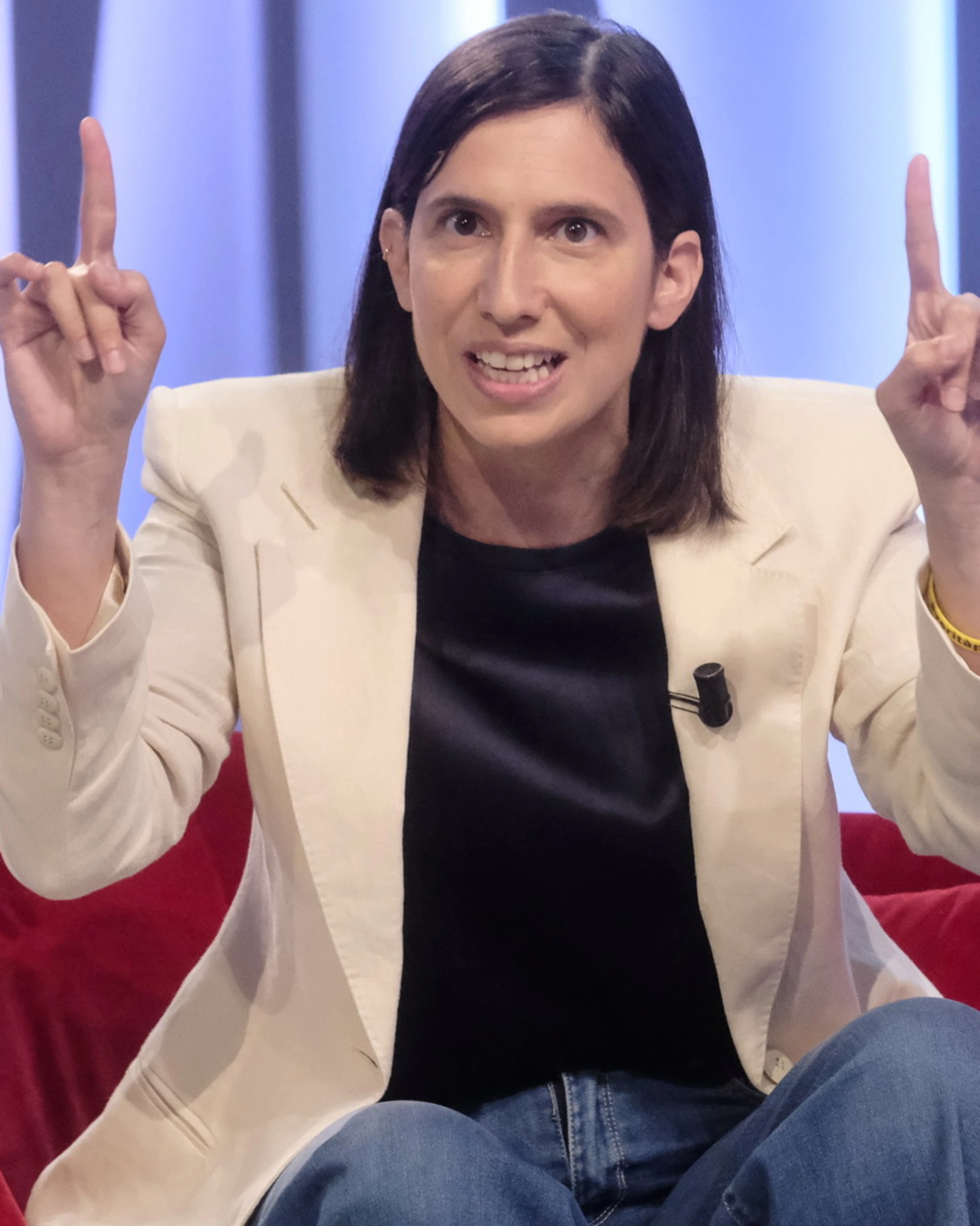 Elly Schlein perde e vaneggia: "Perché Meloni ha vinto le elezioni"