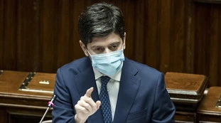 Coronavirus, Roberto Speranza e le prime dosi del vaccino Pfizer: "In Italia tra il 23 e il 26 gennaio. Evitare la terza ondata"