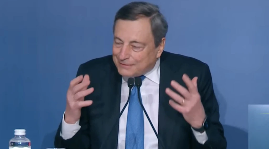 Mario Draghi dribbla il Quirinale e conferma su Omicron: andiamo verso il peggio?