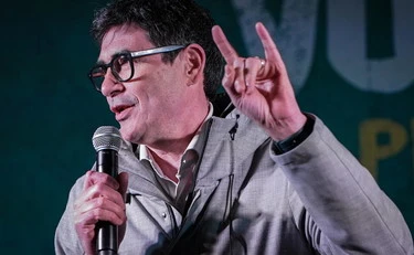 Nicola Fratoianni, "Meloni topo in fuga": l'insulto dopo l'attacco di Trump