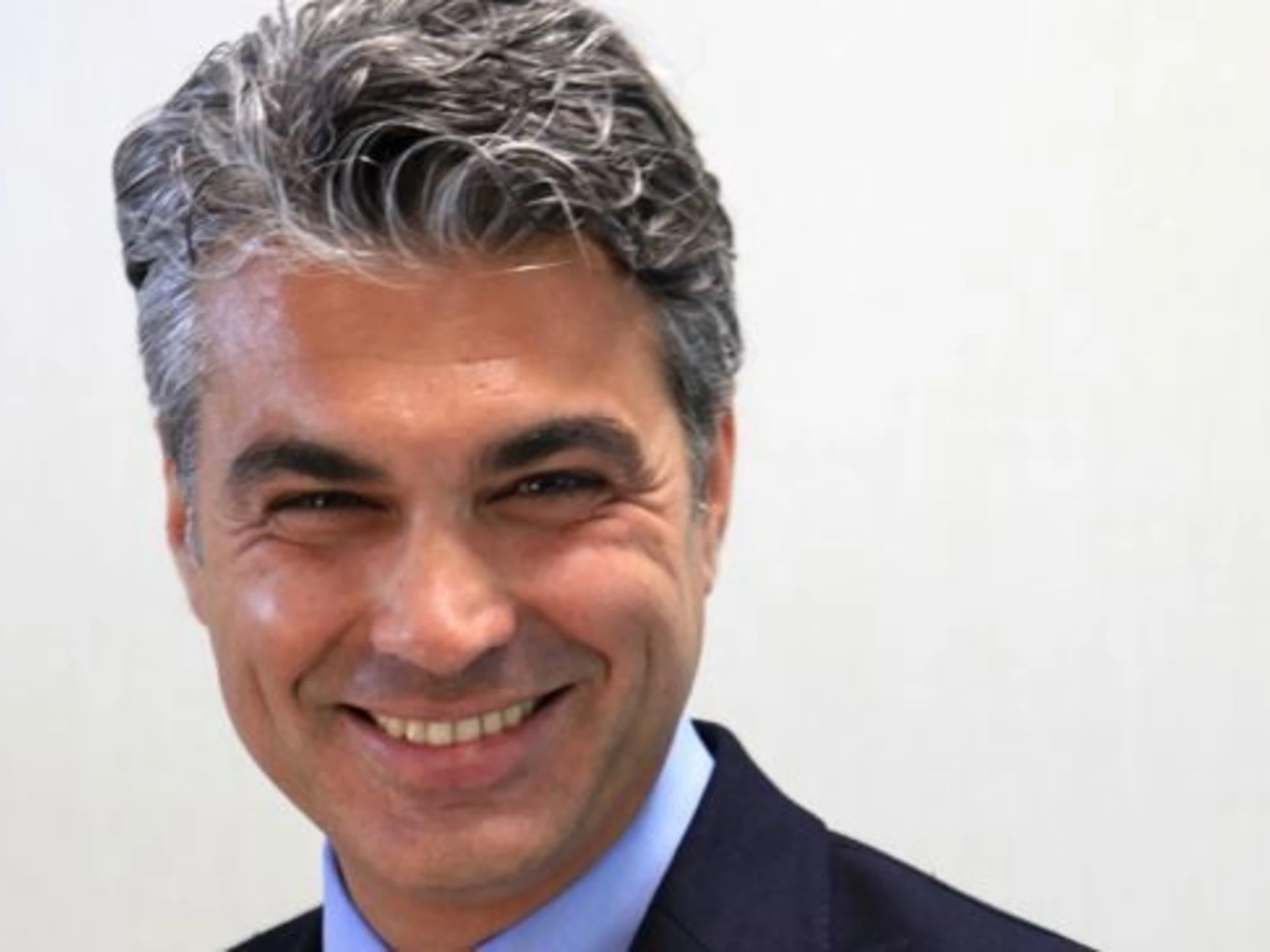 AWAKE, UN ROMANZO CHE PARTE DALLA SALA OPERATORIA E PUNTA DRITTO AL CUORE 