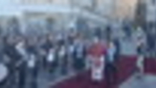 Papa Leone a San Marino accolto con inni, onori e spari cannone