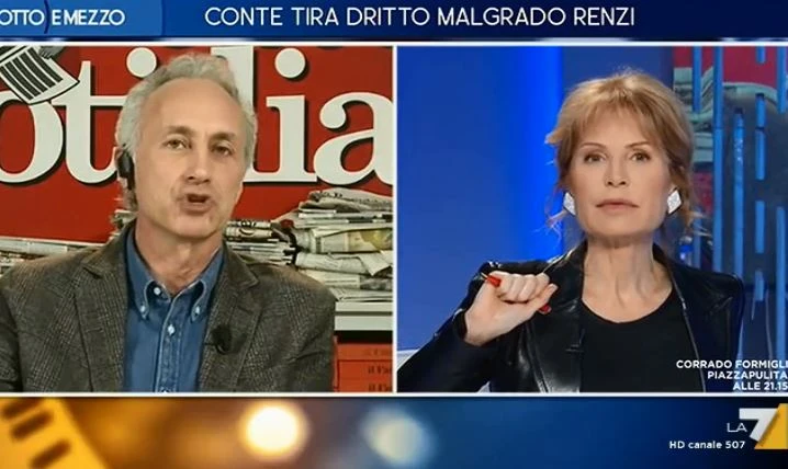 Marco Travaglio a Otto e mezzo, insulta Renzi in ogni modo: "Mitomane, lo prendevano in giro da piccolo?"