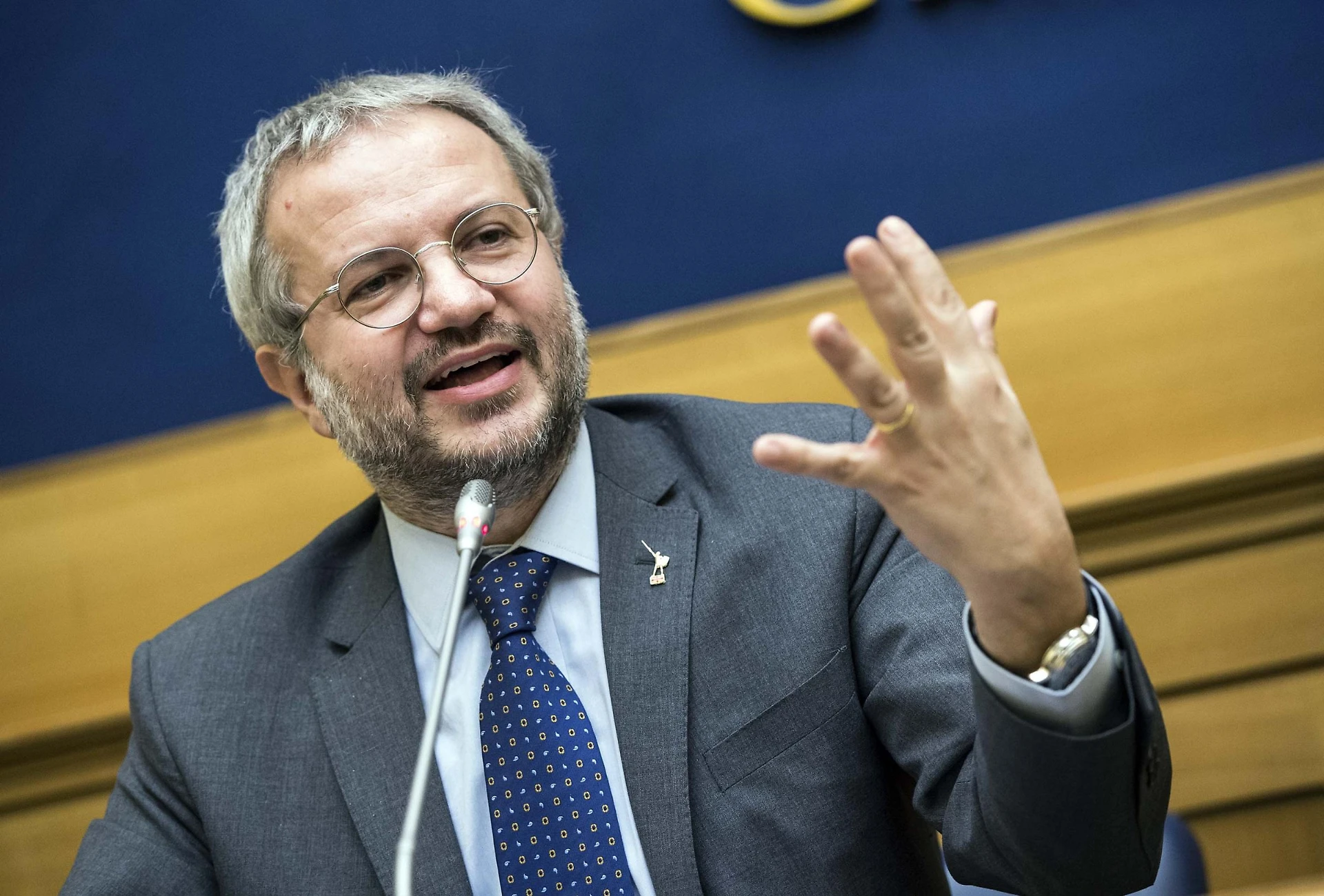 Nicola Porro, ritorno esplosivo con Matrix: in studio Claudio Borghi, dichiarazione di guerra alle Ue?