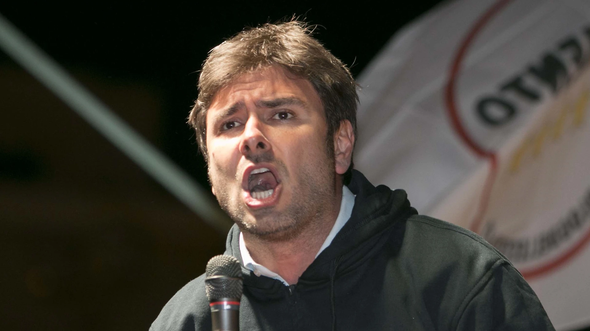 Alessandro Di Battista alla riunione coi ministri, una museruola a Luigi Di Maio?