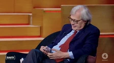 Quarta Repubblica, Vittorio Sgarbi su Roberto Benigni: "Abbattere la sua statua per la palpata alla Carrà"
