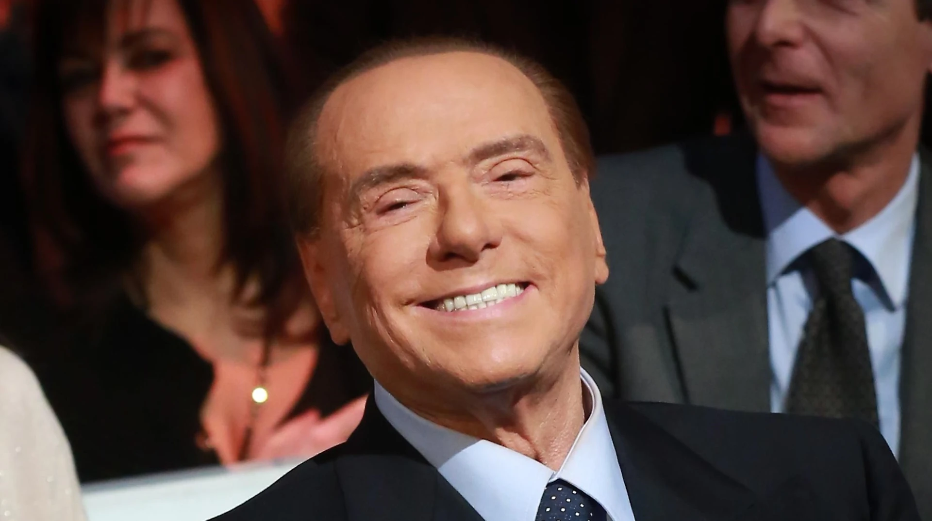 Sondaggi, effetto-Berlusconi: Forza Italia vola e trascina sempre più in alto il centrodestra