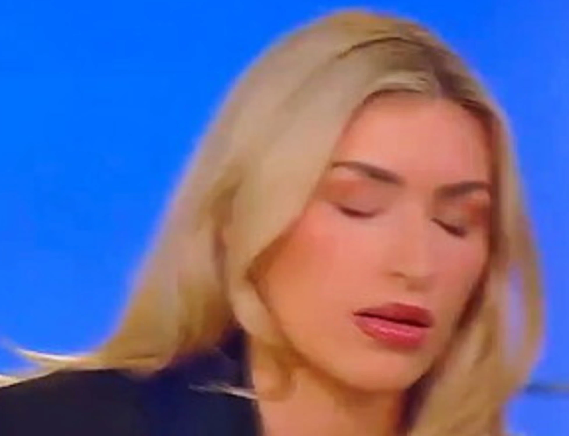 Camryn Kinsey, malore in tv per l'ex funzionaria di Trump: perché è polemica