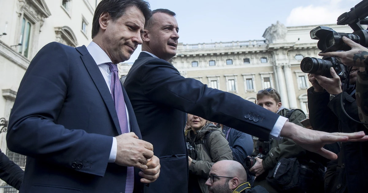 Giuseppe Conte, "stato di instabilità emotiva". Dagospia, indiscreto: "Chi gli ha fatto saltare i nervi alle 19.30 di venerdì"