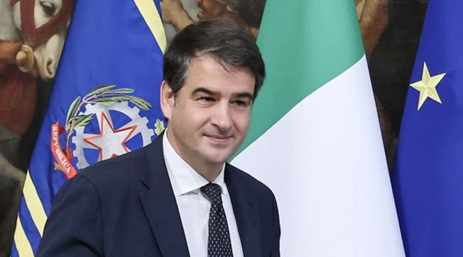 Meloni, ecco i ministri più amati: secondo posto per Fitto. E primo...