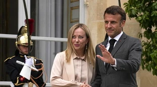 Meloni e Macron, diktat all'Europa sui migranti: "Non lasciamoli in mano ai criminali"