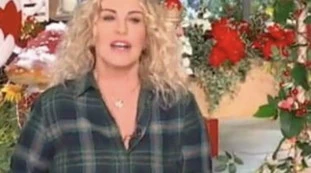È sempre mezzogiorno, "ho un mancamento". Soldi, Antonella Clerici a un passo dal collasso in tv: piove una notizia clamorosa