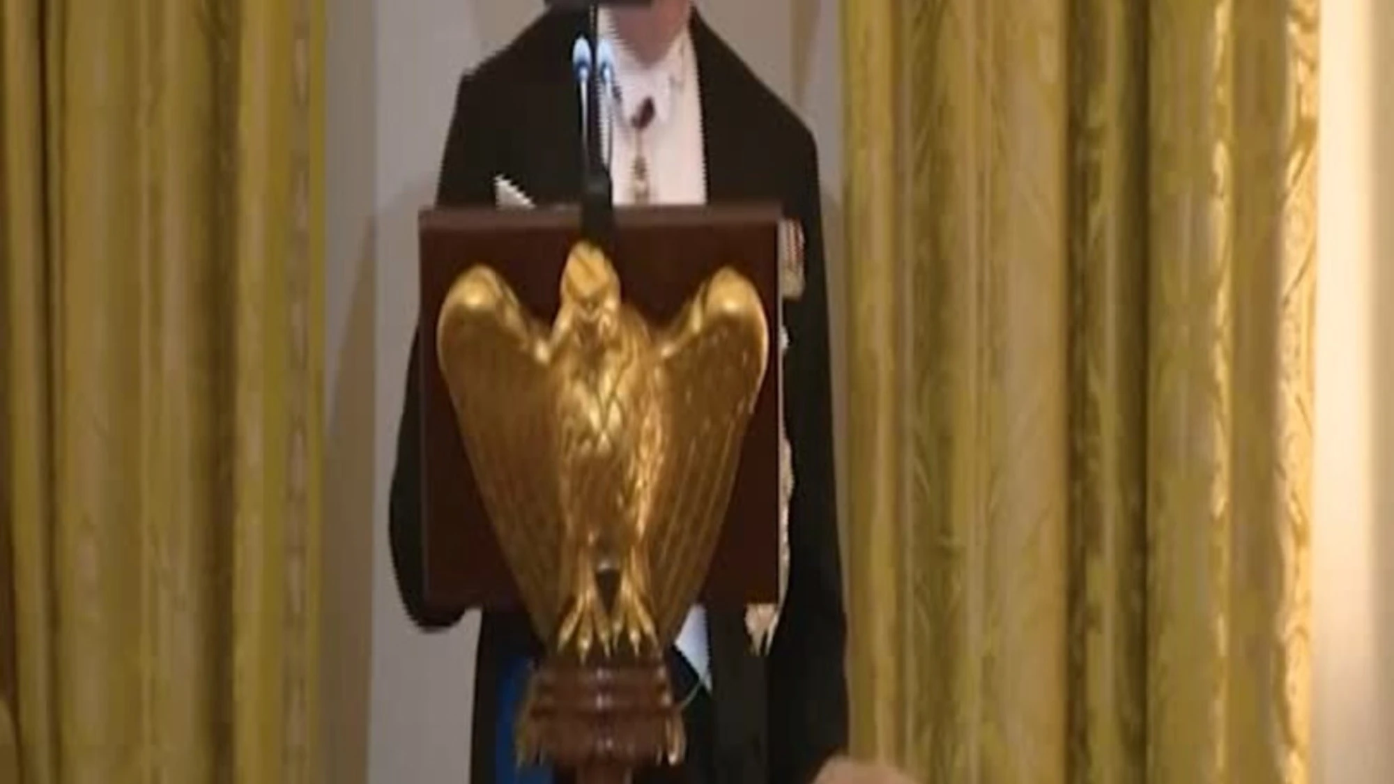 Re Carlo risponde a Trump: "Se non fosse per noi, oggi parlereste francese"