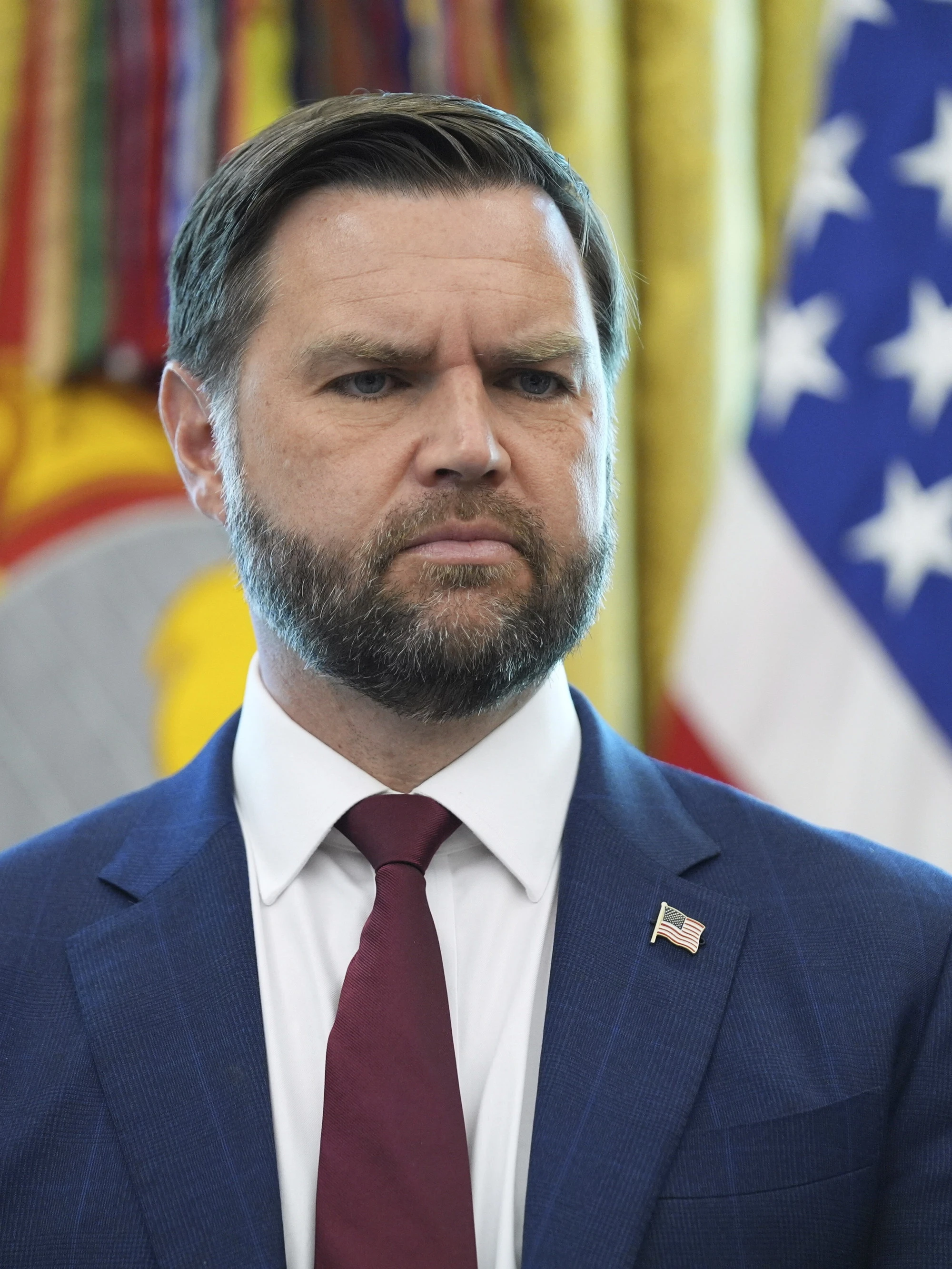 Morte Charlie Kirk, la pazzesca decisione di J.D. Vance: la sinistra impazzisce