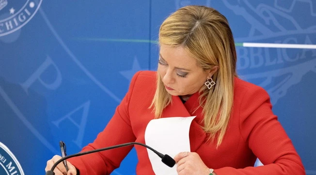 Meloni, "più problemi che voti": cosa sa Bisignani, un "alleato scomodissimo"