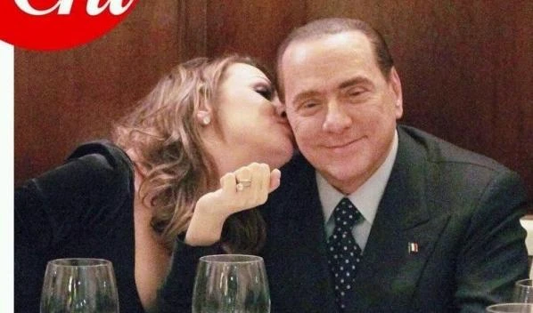 598x352