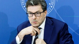Giorgetti, "maledetto ministro": su cosa siamo costretti ad aprire gli occhi