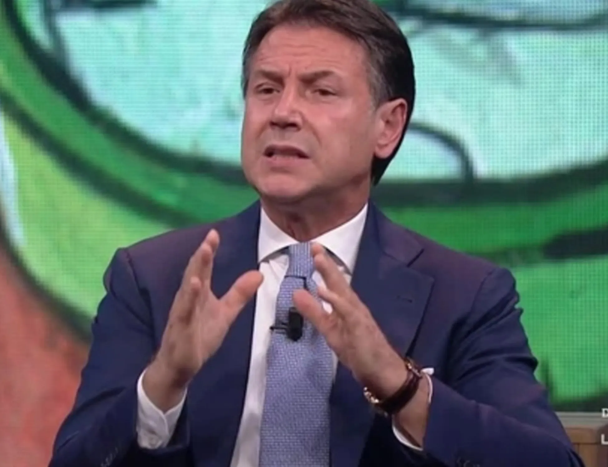 Leggi l'articolo: "Meloni? Nessuno così inetto e incapace": Conte vomita odio