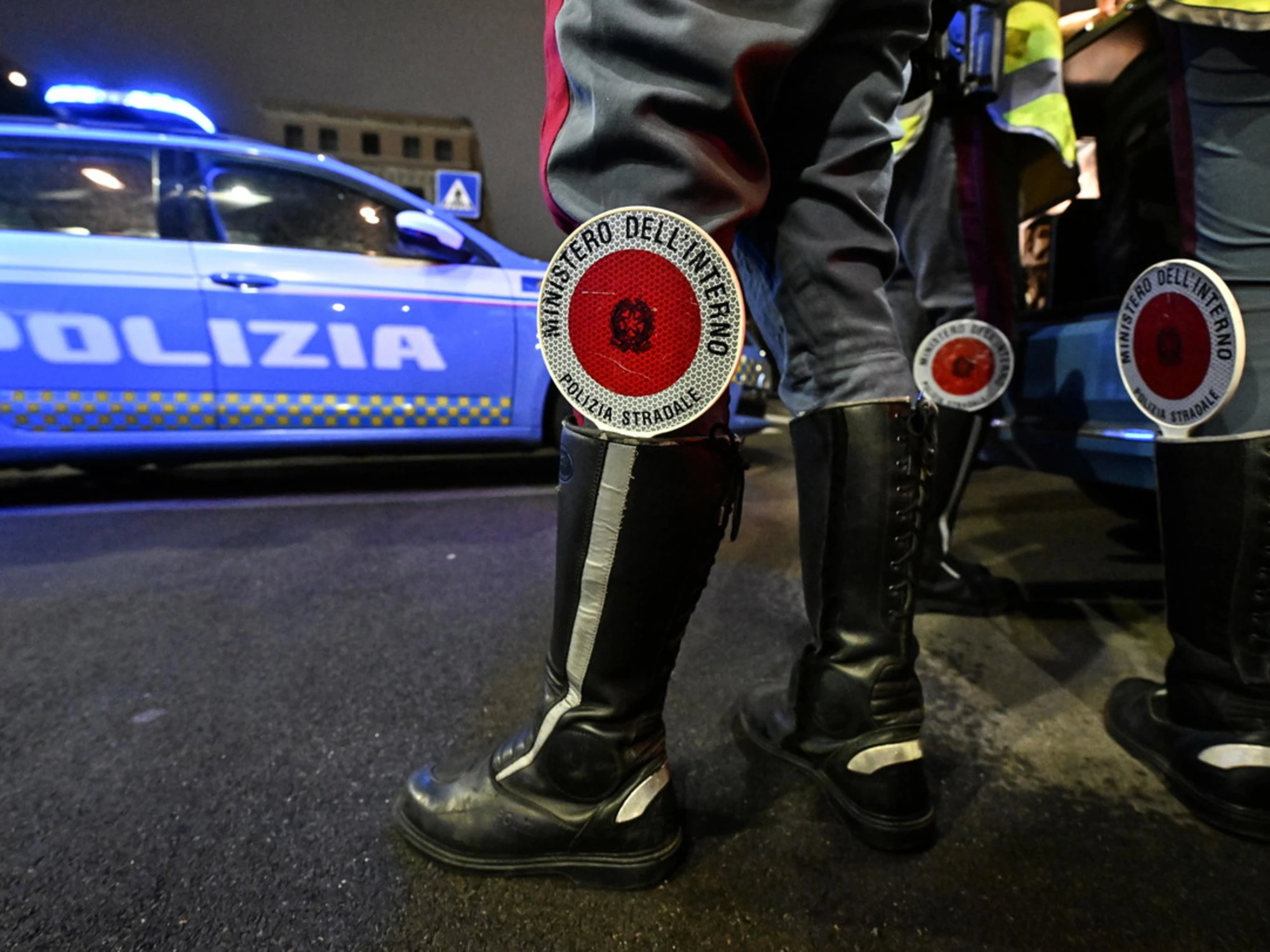 Circeo, investe tre ragazzi e scappa: un morto, caccia all'auto pirata