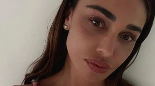 Belen Rodriguez, orrore in pubblico: "Sei malata! Devi farti curare"