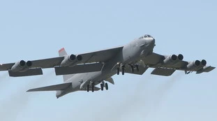 Bombardieri Usa sui cieli del Mediterraneo: l'operazione top-secret