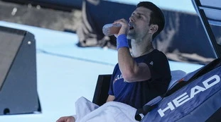 Novak Djokovic, Mughini cannoneggia: "Se davvero mette a repentaglio la carriera...". Quello che nessuno osava dire