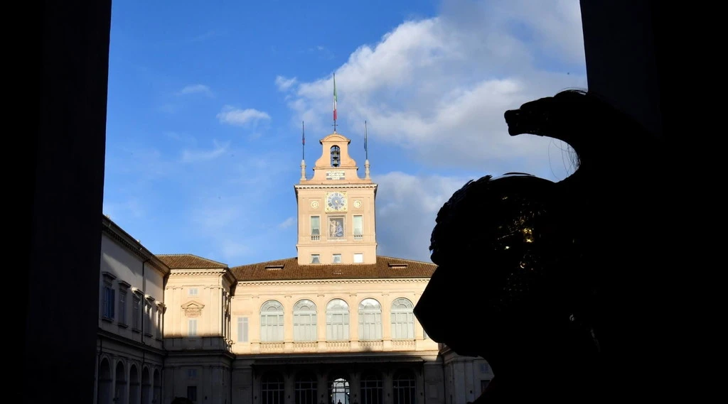 Bollette, adesso si muove il Colle. Mattarella: "Ecco cosa bisogna fare subito"