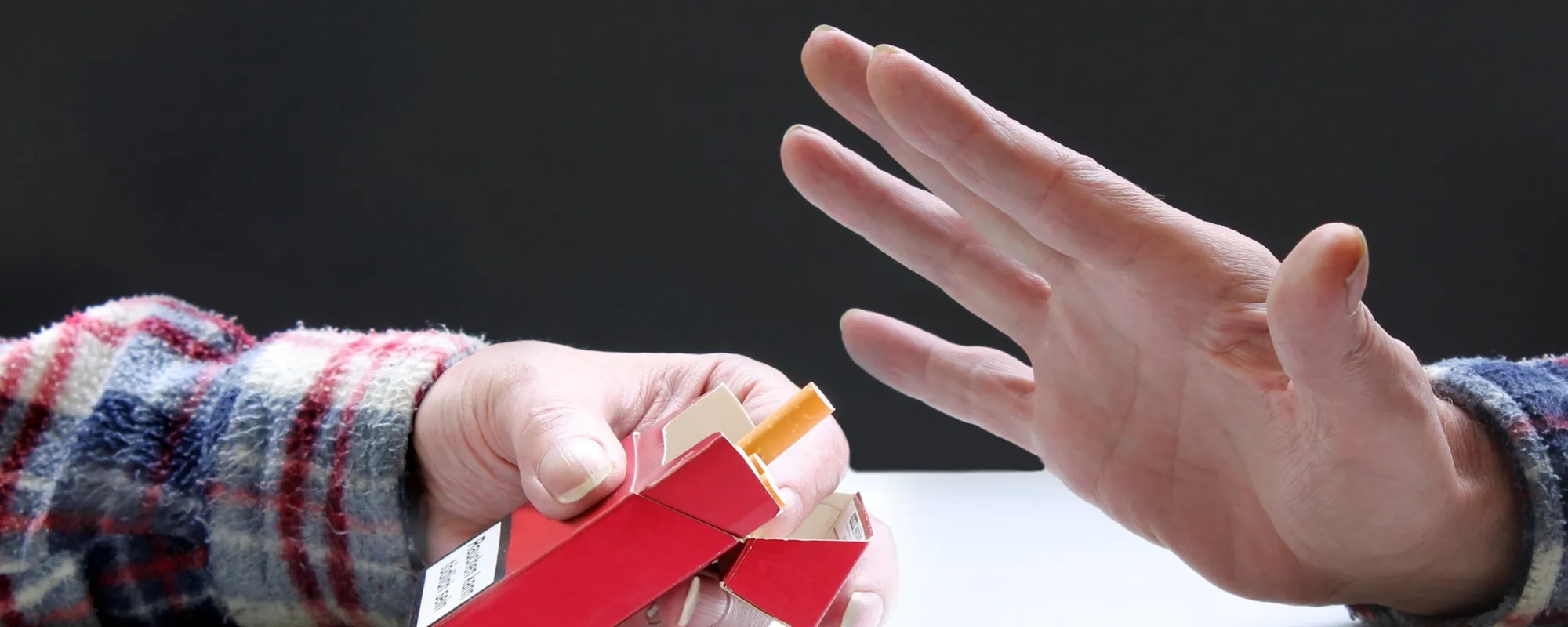 Svolta storica in Gb: divieto di fumo 'a vita' per i nati dopo il 2009