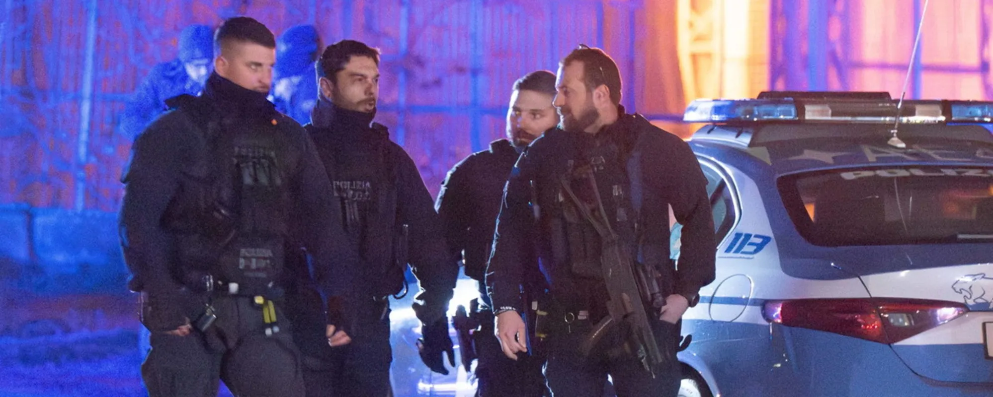 Molotov contro la caserma, i fermi: ecco chi sono i banditi